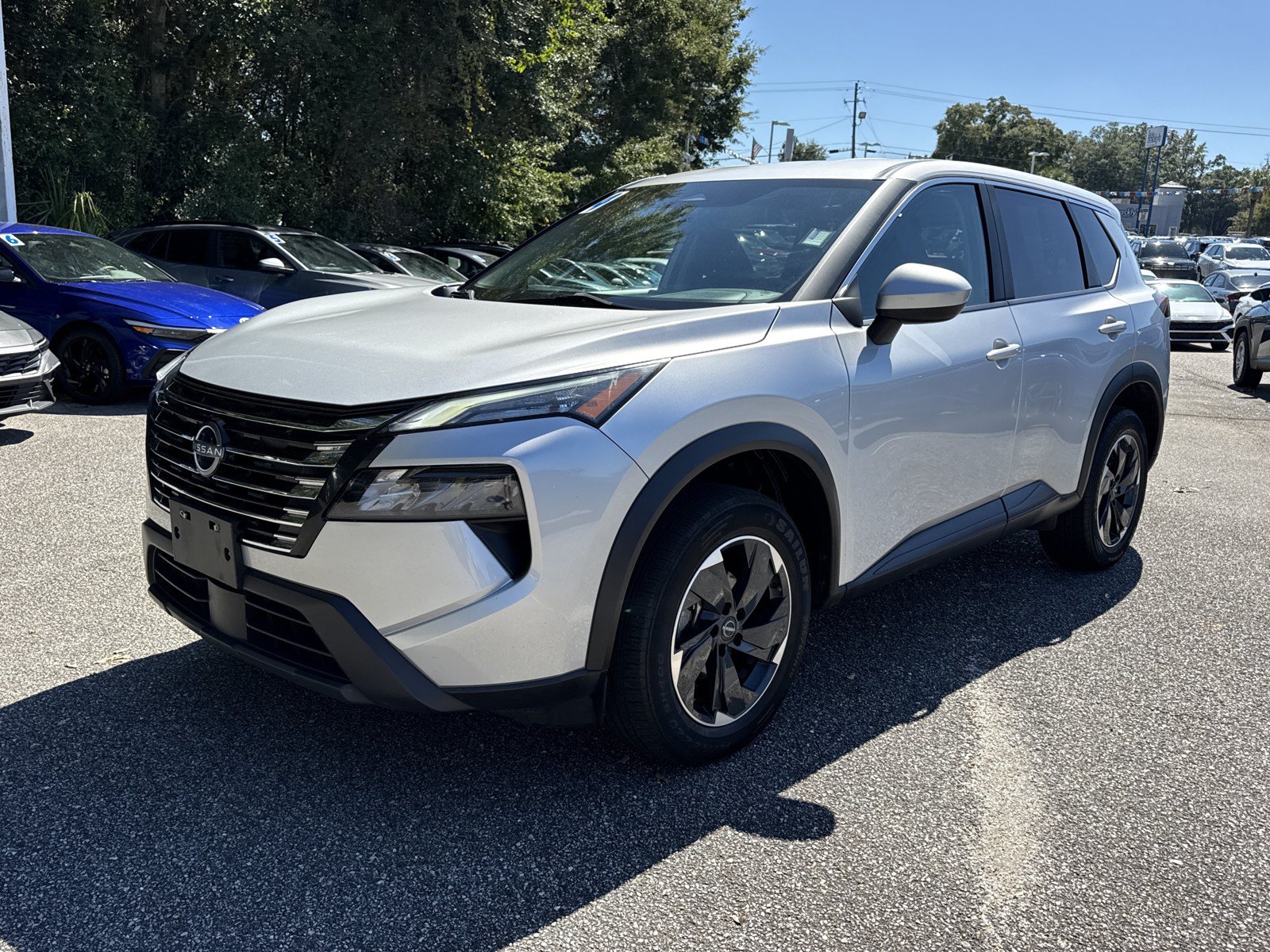 Used 2024 Nissan Rogue SV AWD/4WD image 7