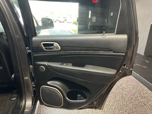 Used 2015 Jeep Grand Cherokee Summit w/ Platinum Series Group image 23