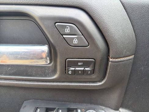 Used 2022 GMC Sierra 2500 AT4 w/ AT4 Premium Plus Package AWD/4WD image 30