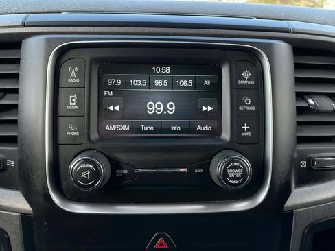 Used 2017 RAM 1500 Express image 18