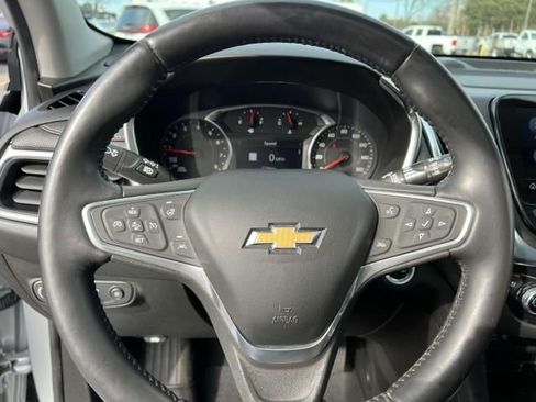 Used 2022 Chevrolet Equinox Premier AWD/4WD image 17