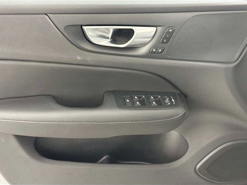 Used 2025 Volvo S60 B5 Core image 18