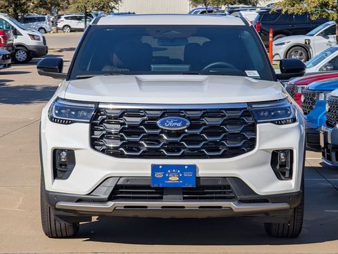 New 2026 Ford Explorer Platinum image 7