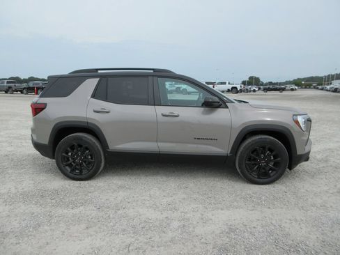 New 2027 GMC Terrain Elevation w/ Elevation Premium Package AWD/4WD image 3