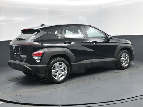 Certified 2026 Hyundai Kona SE image 4