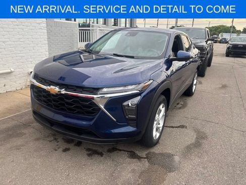 Certified 2024 Chevrolet Trax LS w/ LS Convenience Package FWD image 1