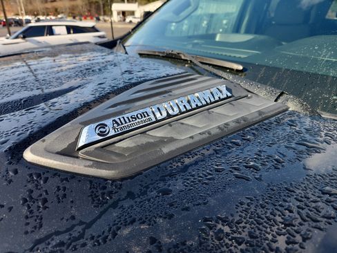 Used 2021 Chevrolet Silverado 2500 LT w/ Convenience Package image 6