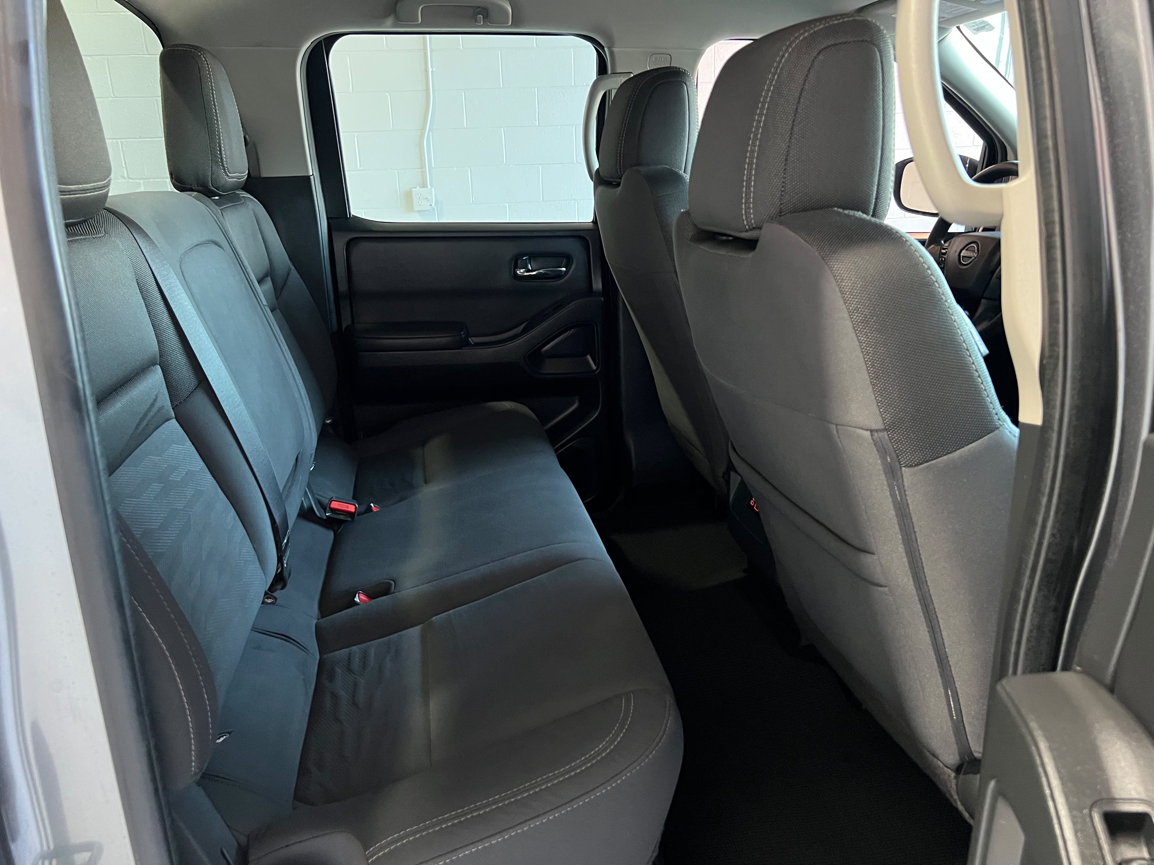 Used 2023 Nissan Frontier SV w/ Tow Package RWD image 15