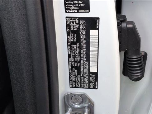 New 2026 Volvo EX30 Plus w/ Climate Package image 18