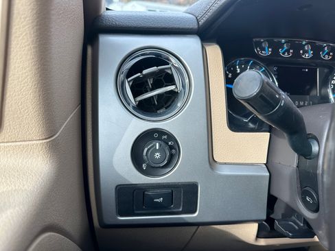 Used 2013 Ford F150 Lariat w/ Lariat Chrome Pkg image 18