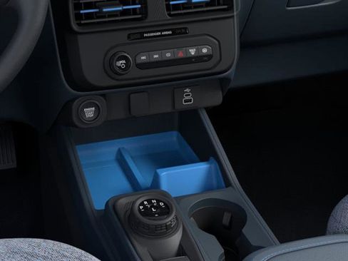 New 2025 Ford Maverick XLT w/ XLT Luxury Package FWD image 17