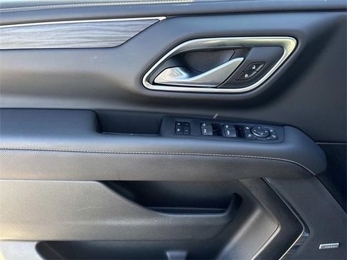 Used 2021 GMC Yukon SLT w/ SLT Premium Package image 24