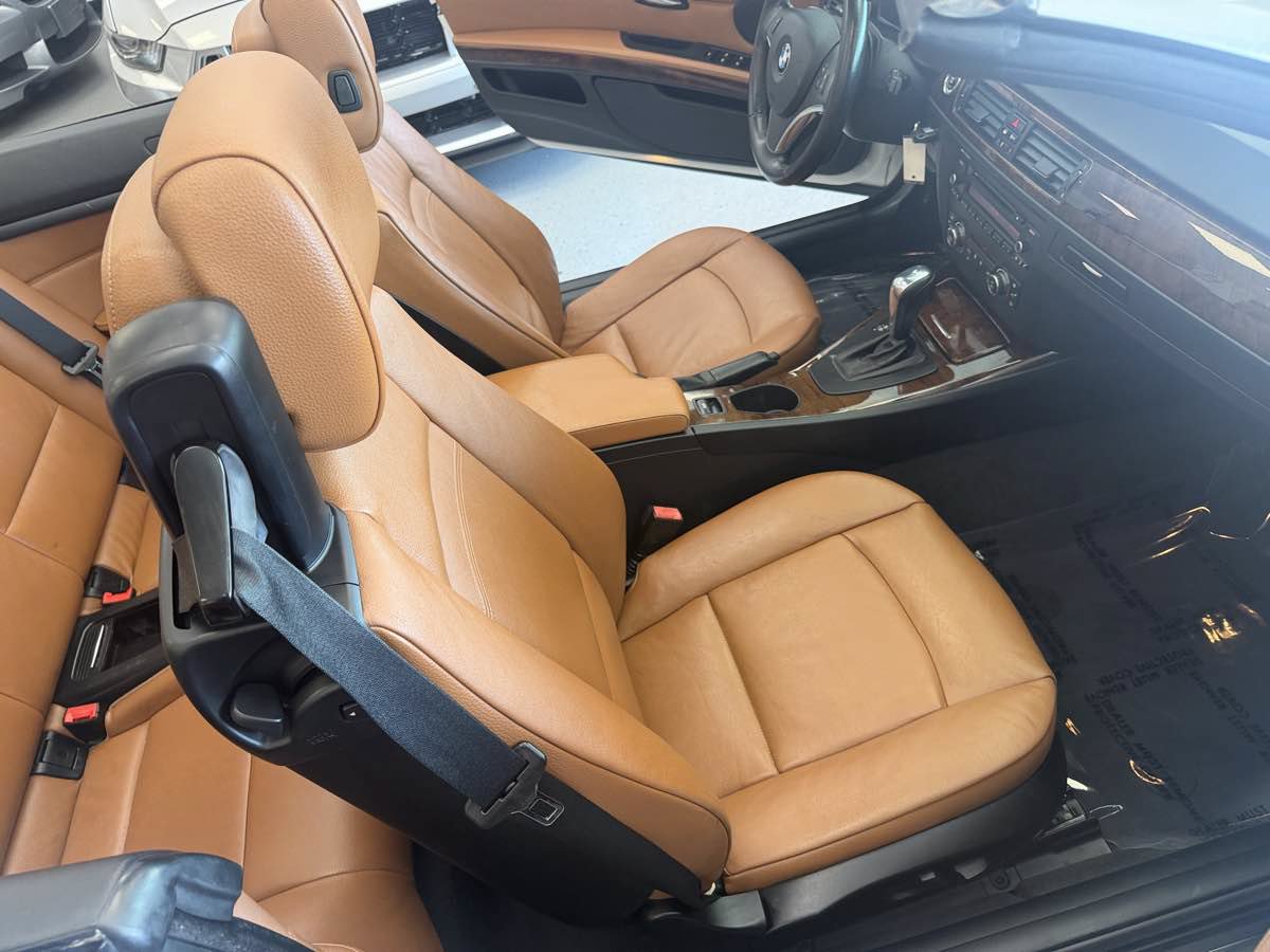 Used 2013 BMW 328i Convertible RWD image 23