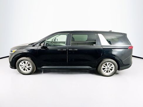 Used 2024 Kia Carnival LX image 4