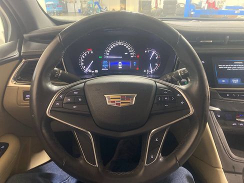 Used 2017 Cadillac XT5 FWD image 13