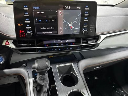 Used 2021 Toyota Sienna XSE FWD image 21