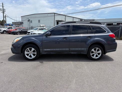 Used 2014 Subaru Outback 2.5i Premium w/ Moonroof Package AWD/4WD image 6