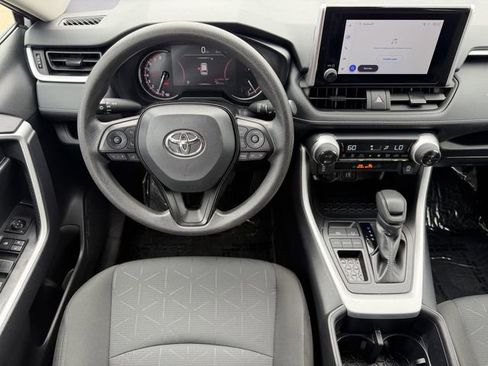 Used 2025 Toyota RAV4 XLE FWD image 12