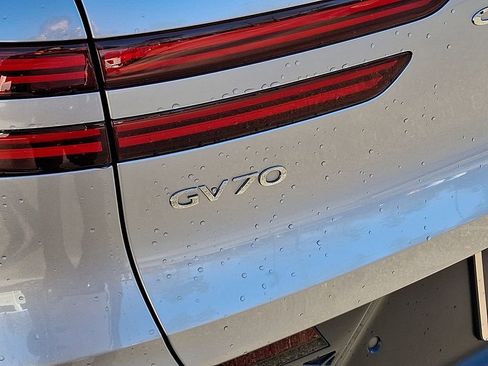 Used 2022 Genesis GV70 3.5T Sport w/ Sport Advanced Package image 34
