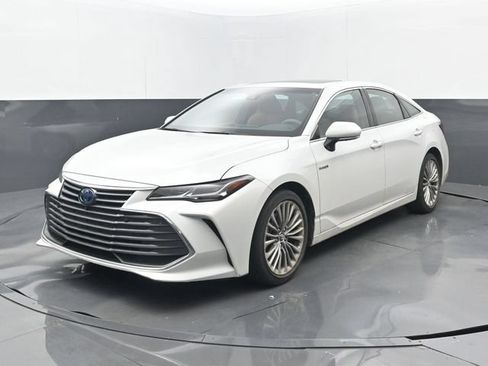 Used 2019 Toyota Avalon Limited w/ Advanced Safety Package FWD image 8