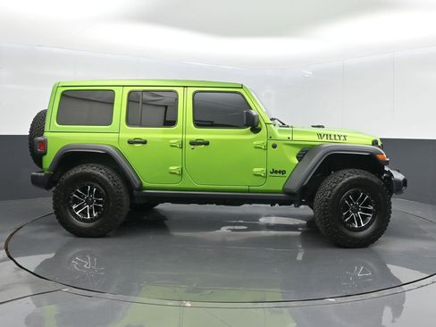 Used 2025 Jeep Wrangler Unlimited Sport AWD/4WD image 8