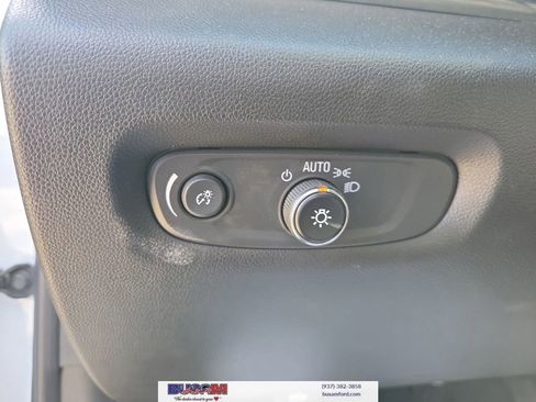 Used 2023 Chevrolet Traverse LT FWD image 21