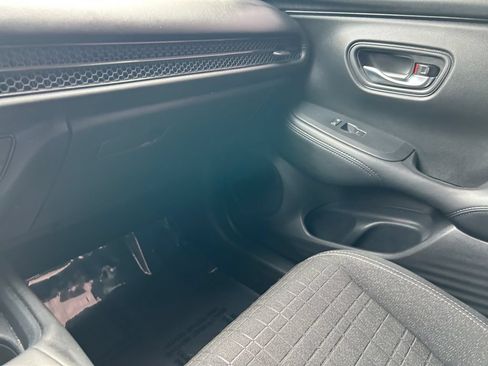 Certified 2025 Honda HR-V LX image 29