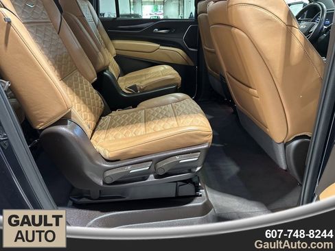 Used 2023 Cadillac Escalade ESV Premium Luxury AWD/4WD image 21
