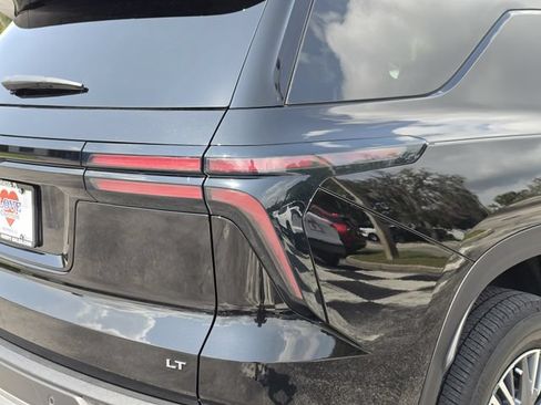 Used 2024 Chevrolet Traverse LT w/ Enhanced Driving Package FWD image 10