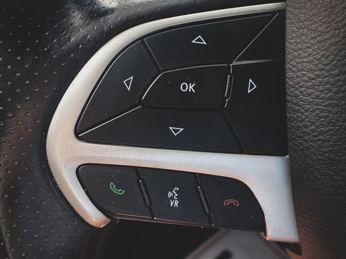 Used 2018 Dodge Charger R/T RWD image 7