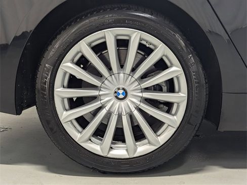 Used 2022 BMW 740i image 31