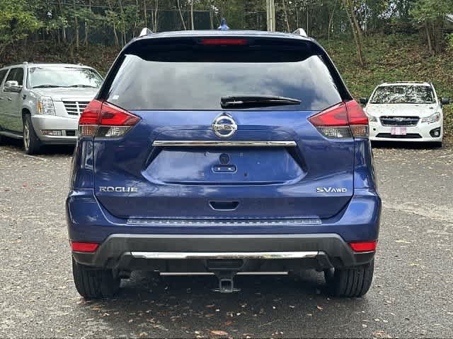 Used 2017 Nissan Rogue SV w/ SV Premium Package AWD/4WD image 4