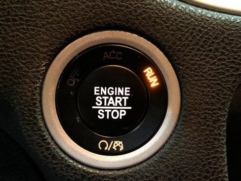 Used 2017 Dodge Charger SXT w/ Plus Group image 25