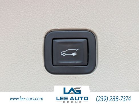 Used 2015 Cadillac SRX Luxury w/ Driver Awareness Package FWD image 11