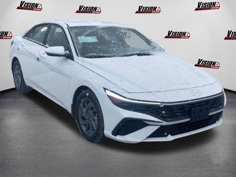 New 2024 Hyundai Elantra SEL w/ Convenience Package image 1
