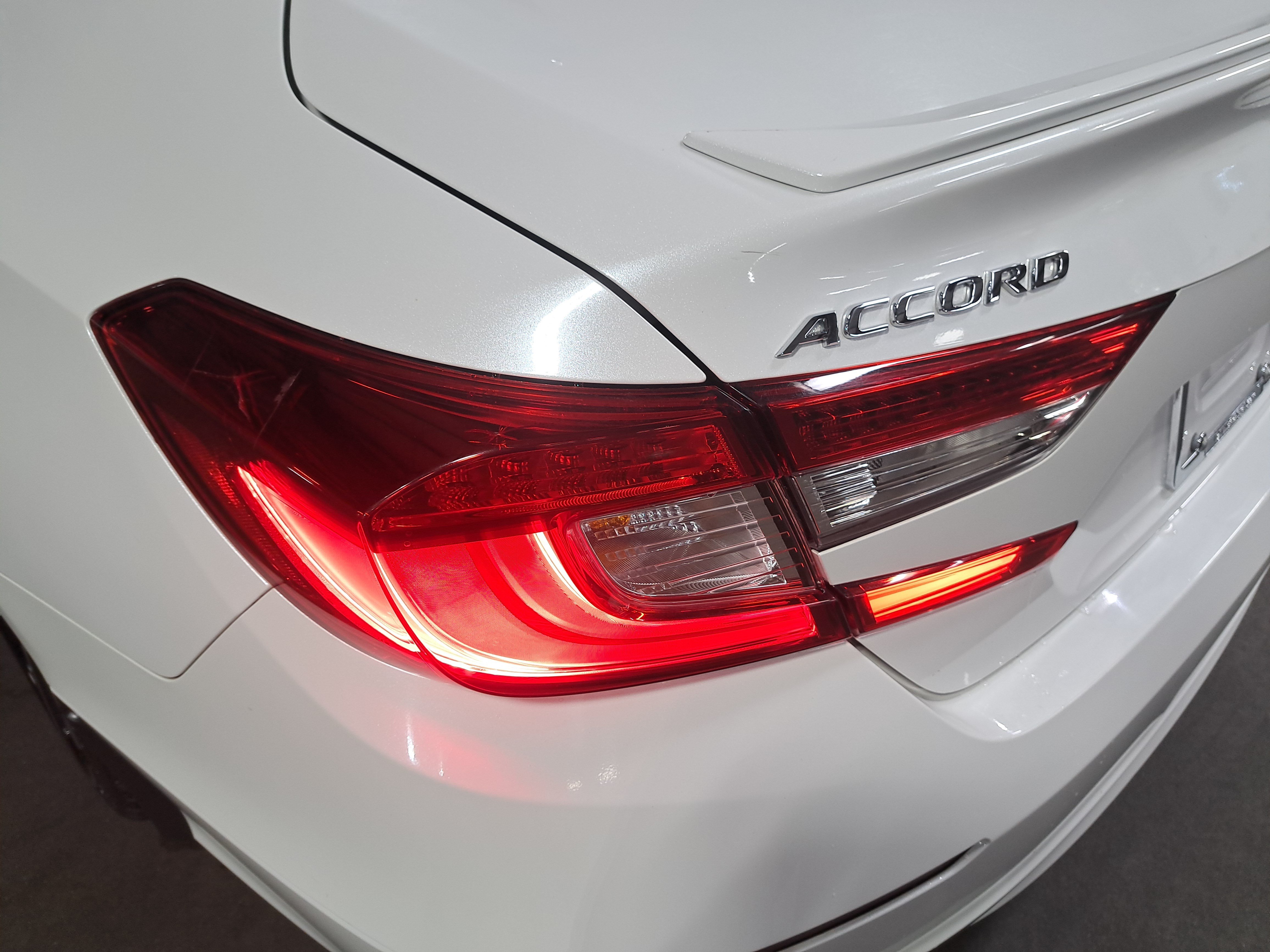 Used 2018 Honda Accord Sport image 32
