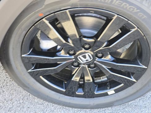 New 2026 Honda HR-V Sport image 3