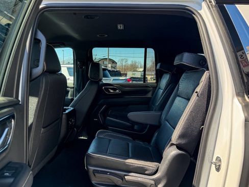 Used 2023 Chevrolet Suburban Premier image 20