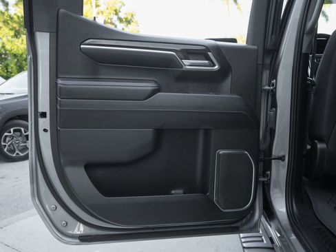 Used 2024 GMC Sierra 1500 Elevation image 33