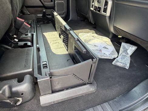 Used 2022 Ford F350 Lariat w/ Lariat Value Package AWD/4WD image 53
