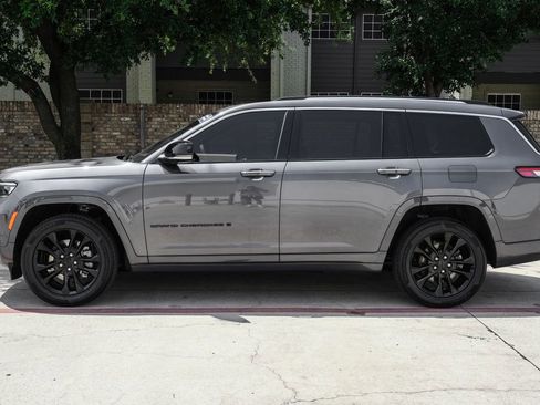 Used 2023 Jeep Grand Cherokee L Overland AWD/4WD image 21