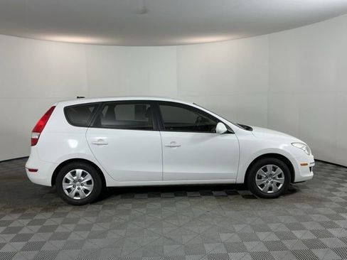 Used 2011 Hyundai Elantra GLS FWD image 4