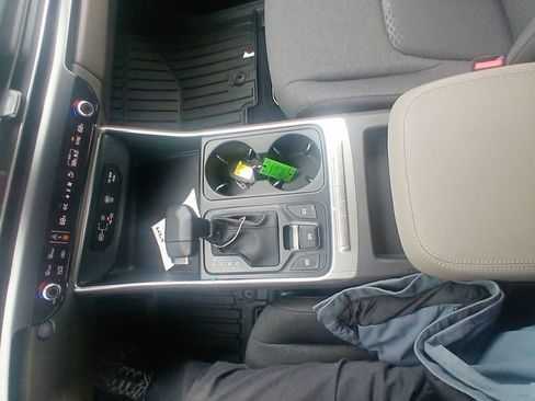 New 2026 Kia Carnival LX FWD image 21