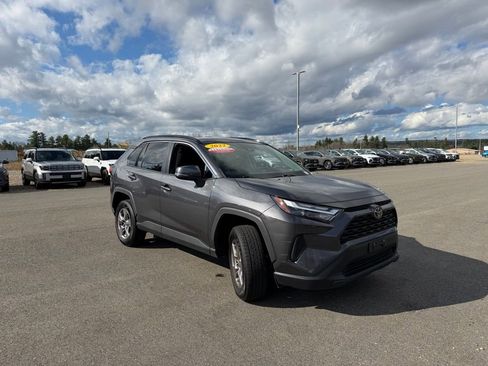 Used 2023 Toyota RAV4 XLE AWD/4WD image 4