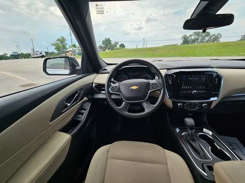 Used 2023 Chevrolet Traverse LS FWD image 13
