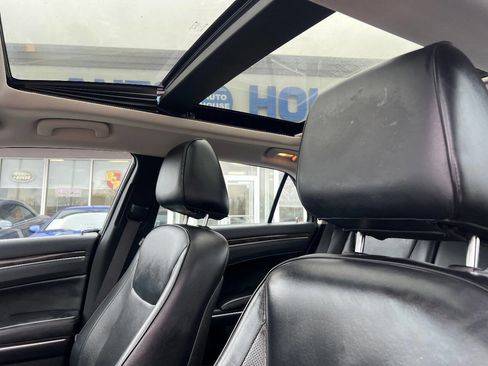 Used 2015 Chrysler 300 C image 16