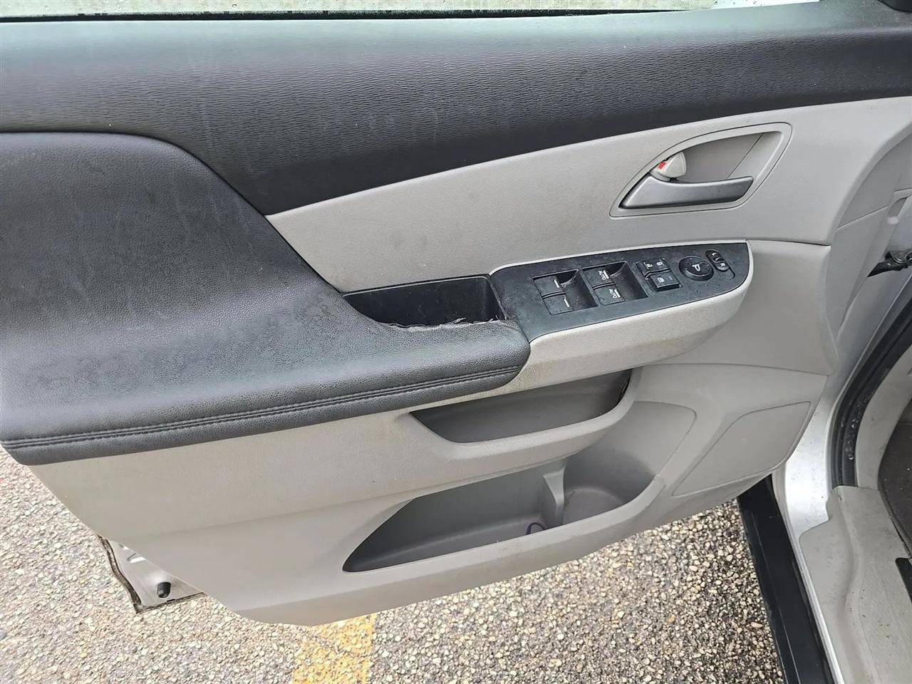 Used 2012 Honda Odyssey EX image 15