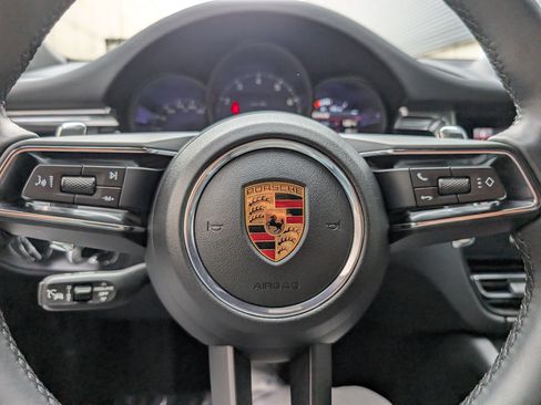 Certified 2025 Porsche Macan image 23