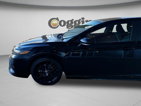 Used 2022 Toyota Camry SE image 31