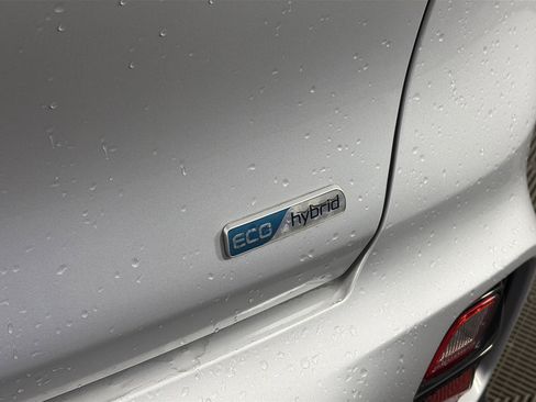 Used 2020 Kia Niro LXS image 18